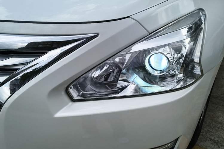 Used Nissan Teana 2013 2.0L XL Comfort Edition Left Front Headlight