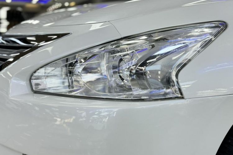 Used Nissan Teana 2013 2.0L XL Comfort Edition Left Front Headlight