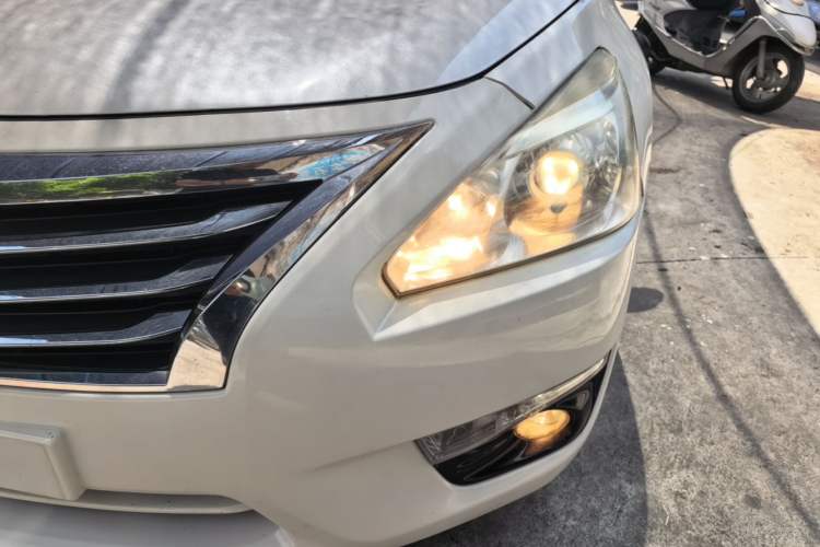 Used Nissan Teana 2013 2.0L XL Comfort Edition Left Front Headlight
