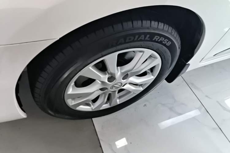 Used Nissan Teana 2013 2.0L XL Comfort Edition Left Front Wheel Hub