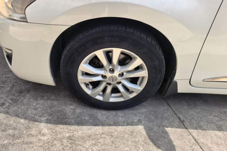 Used Nissan Teana 2013 2.0L XL Comfort Edition Left Front Wheel Hub
