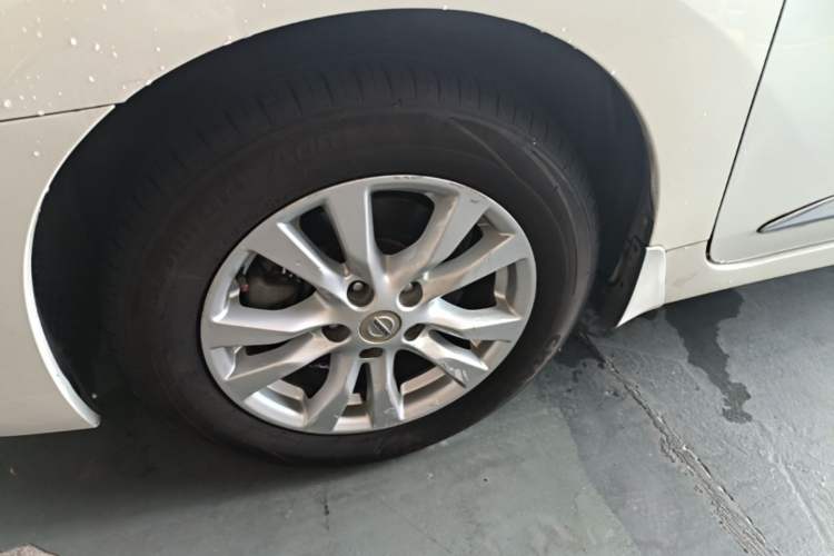 Used Nissan Teana 2013 2.0L XL Comfort Edition Left Front Wheel Hub