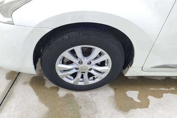 Used Nissan Teana 2013 2.0L XL Comfort Edition Left Front Wheel Hub