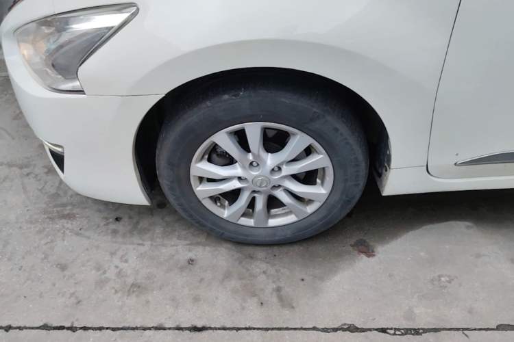 Used Nissan Teana 2013 2.0L XL Comfort Edition Left Front Wheel Hub