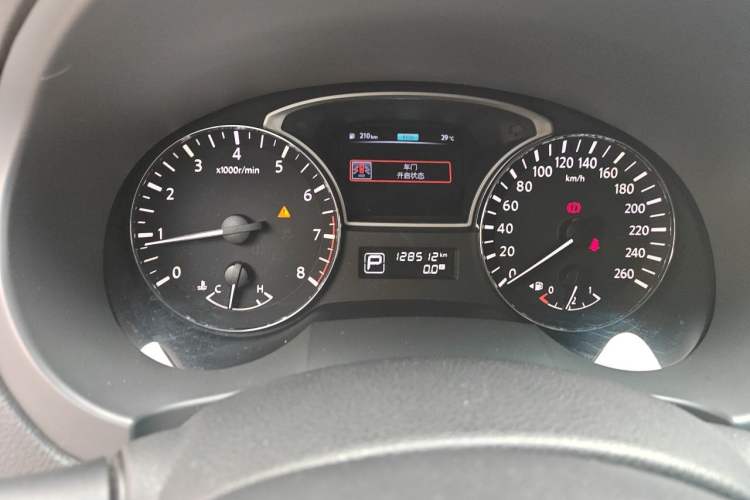 Used Nissan Teana 2013 2.0L XL Comfort Edition Odometer Close Up