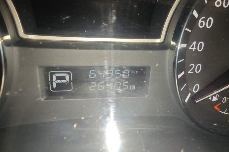 Used Nissan Teana 2013 2.0L XL Comfort Edition Odometer Close Up