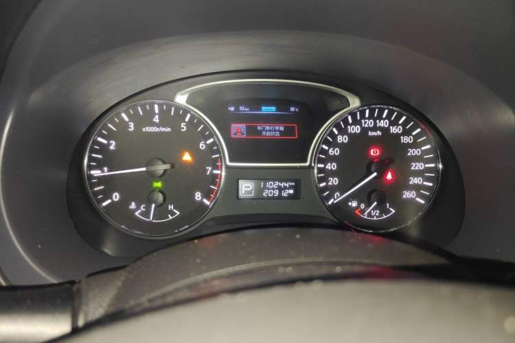 Used Nissan Teana 2013 2.5L XL Leading Edition Odometer Close Up
