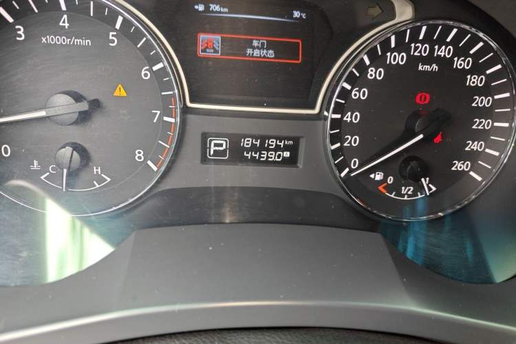 Used Nissan Teana 2013 2.0L XL Comfort Edition Odometer Close Up