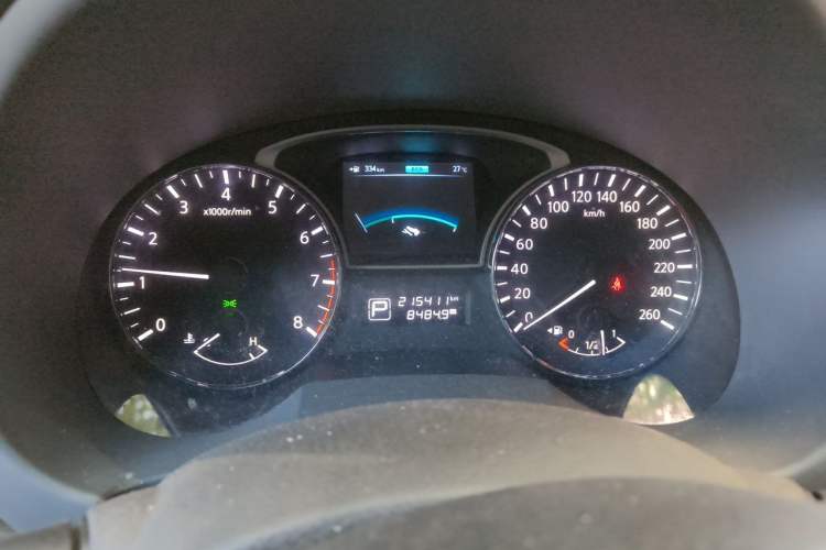 Used Nissan Teana 2013 2.5L XL Leading Edition Odometer Close Up