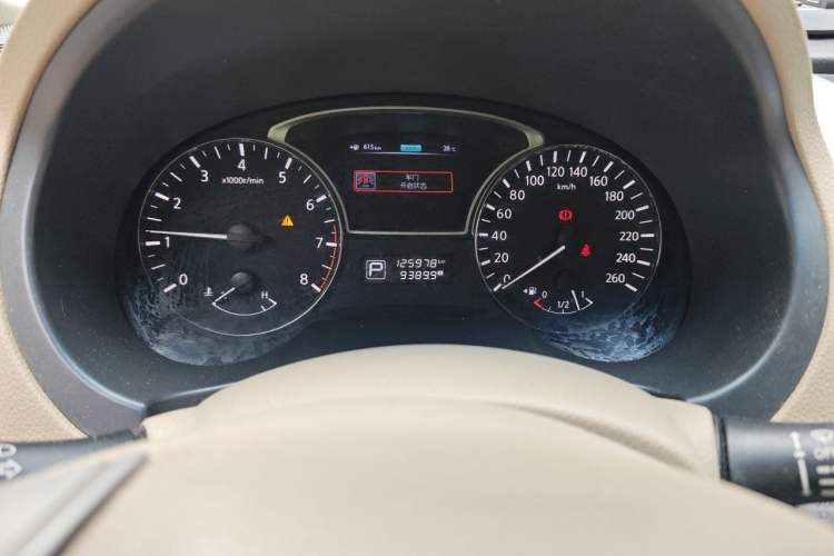 Used Nissan Teana 2013 2.0L XE Fashion Edition Odometer Close Up