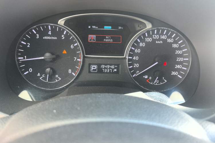 Used Nissan Teana 2013 2.5L XL Leading Edition Odometer Close Up