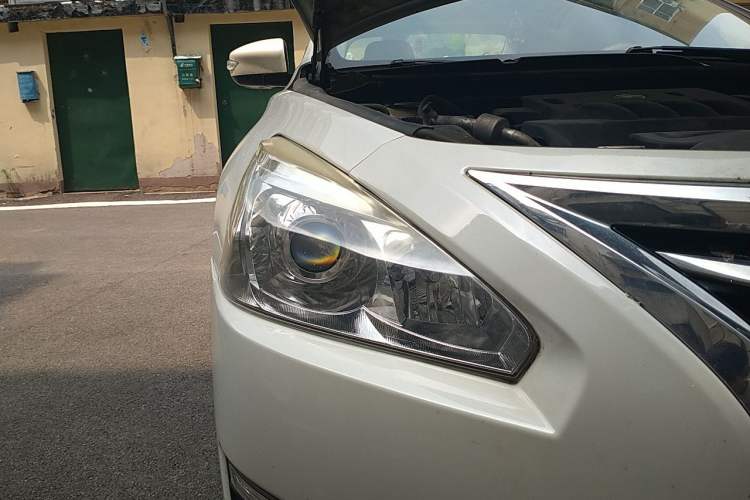 Used Nissan Teana 2013 2.0L XL Comfort Edition Right Front Headlight