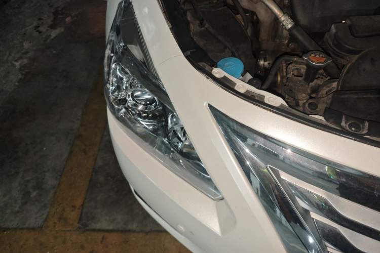 Used Nissan Teana 2013 2.0L XL Comfort Edition Right Front Headlight
