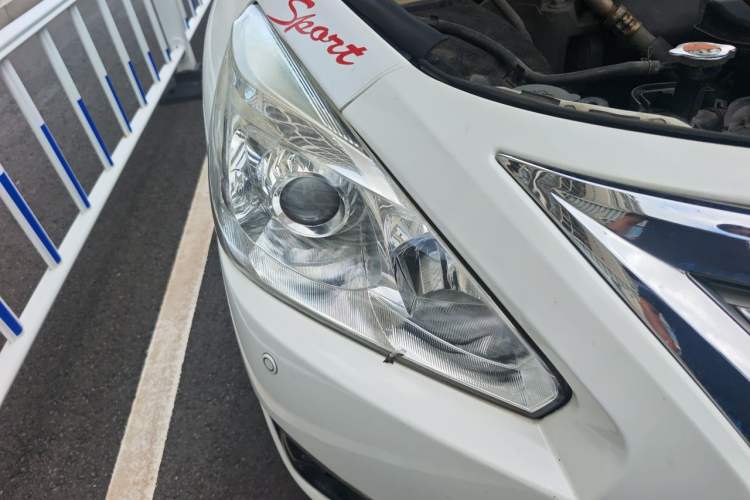 Used Nissan Teana 2013 2.0L XL Comfort Edition Right Front Headlight