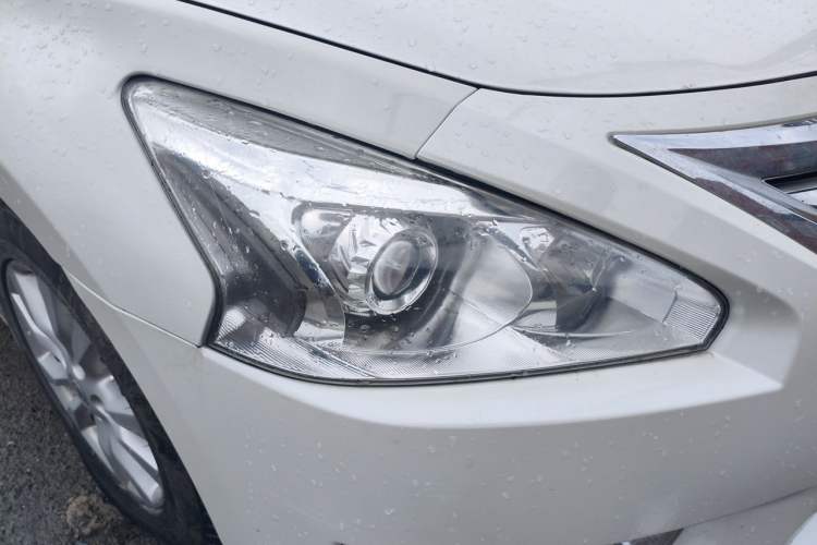 Used Nissan Teana 2013 2.0L XL Comfort Edition Right Front Headlight