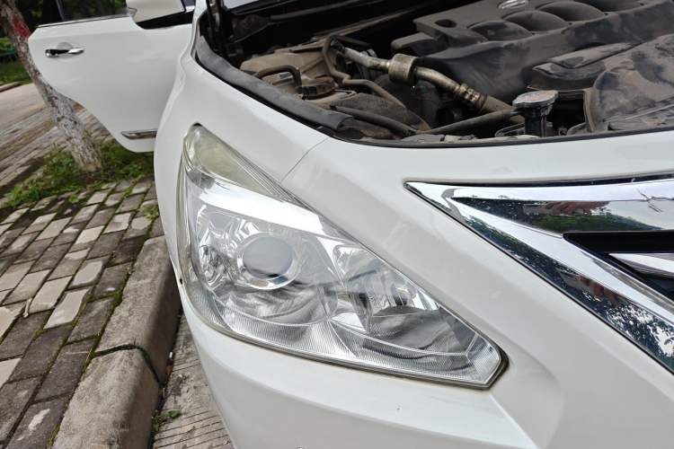Used Nissan Teana 2013 2.0L XL Comfort Edition Right Front Headlight