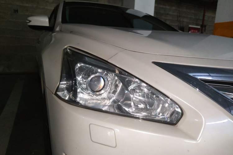 Used Nissan Teana 2013 2.5L XL Leading Edition Right Front Headlight