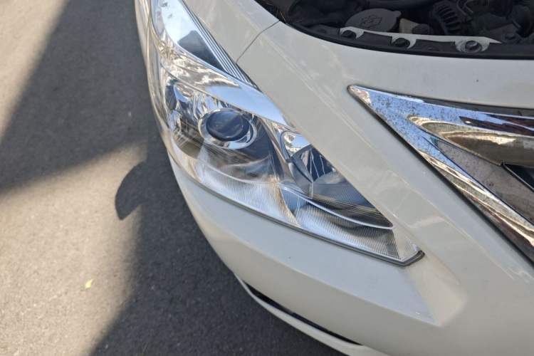 Used Nissan Teana 2013 2.0L XL Comfort Edition Right Front Headlight
