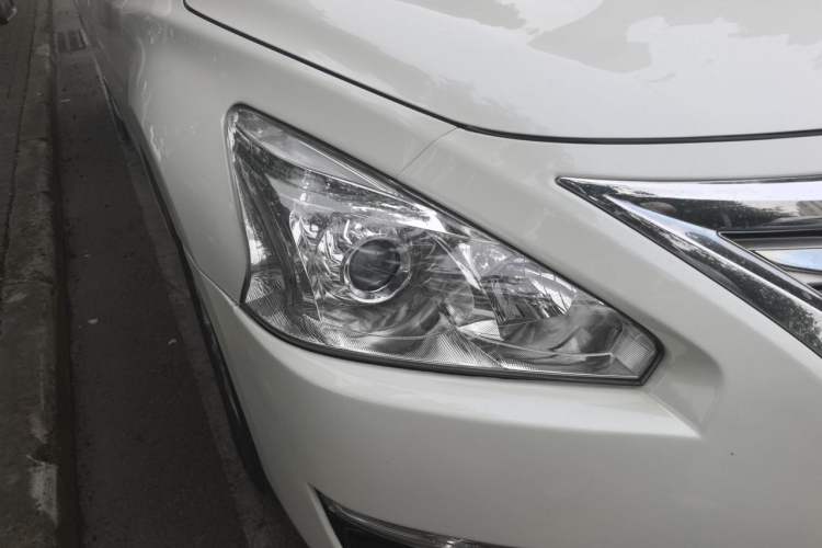 Used Nissan Teana 2013 2.0L XL Comfort Edition Right Front Headlight