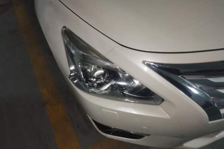 Used Nissan Teana 2013 2.5L XL Leading Edition Right Front Headlight