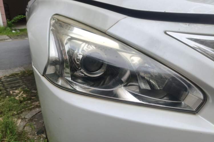 Used Nissan Teana 2013 2.0L XL Comfort Edition Right Front Headlight