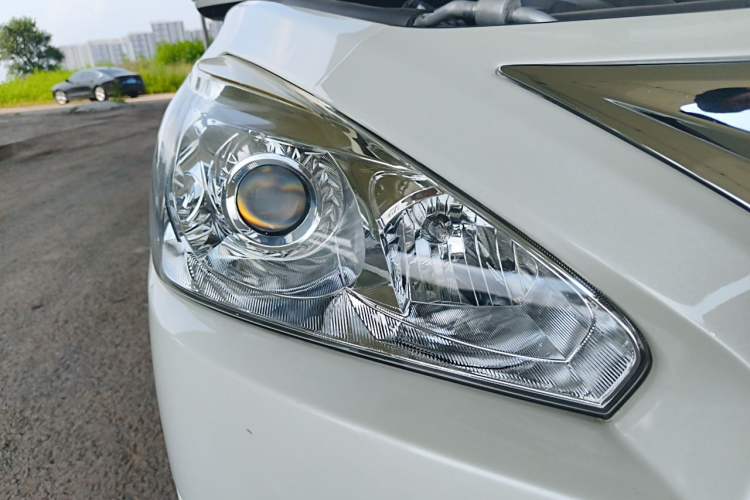 Used Nissan Teana 2013 2.0L XL Comfort Edition Right Front Headlight