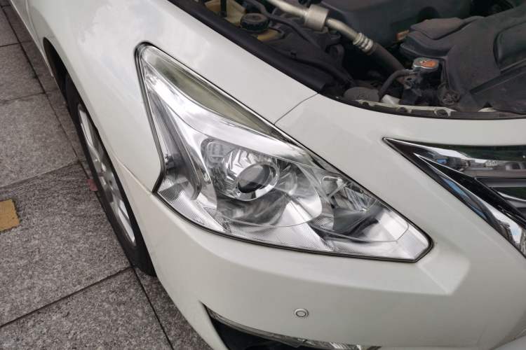 Used Nissan Teana 2013 2.0L XL Comfort Edition Right Front Headlight