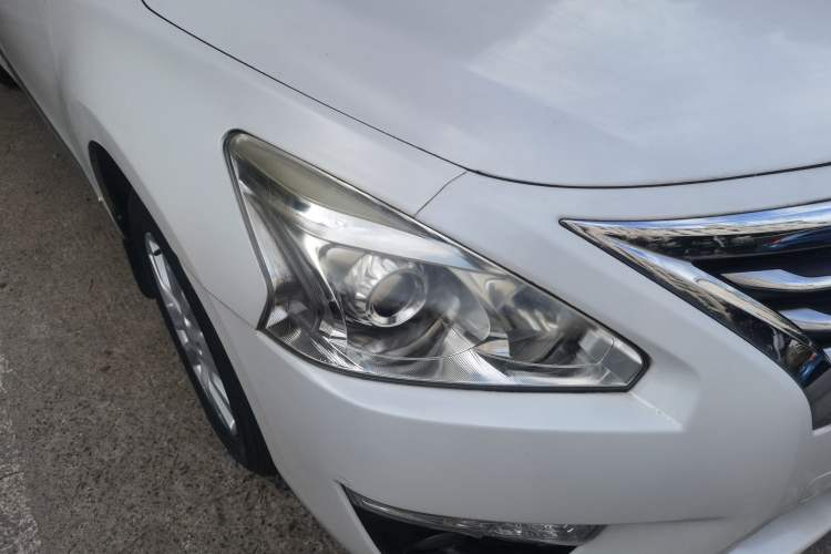 Used Nissan Teana 2013 2.0L XL Comfort Edition Right Front Headlight