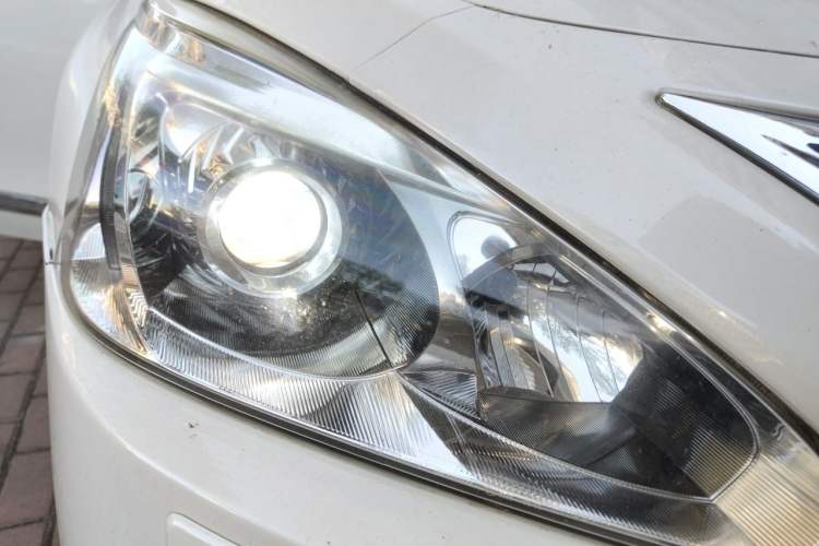 Used Nissan Teana 2013 2.5L XL Leading Edition Right Front Headlight