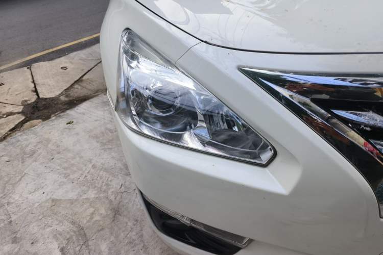 Used Nissan Teana 2013 2.0L XL Comfort Edition Right Front Headlight