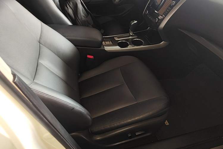 Used Nissan Teana 2013 2.0L XL Comfort Edition Right Front Seat