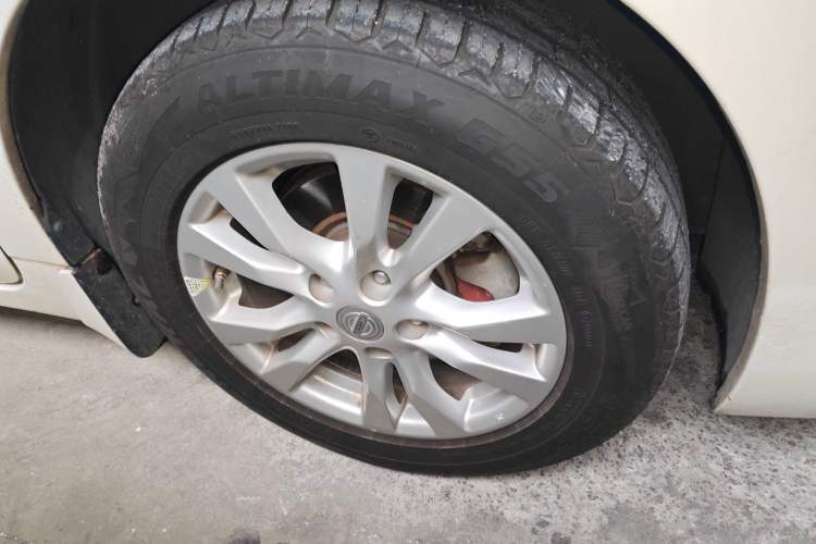 Used Nissan Teana 2013 2.0L XL Comfort Edition Right Front Wheel Hub