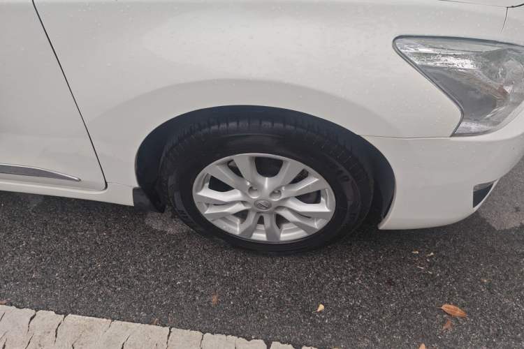 Used Nissan Teana 2013 2.0L XL Comfort Edition Right Front Wheel Hub