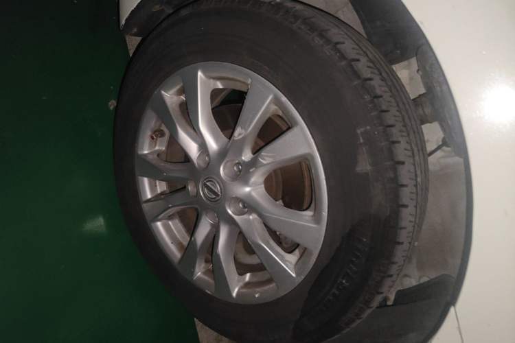 Used Nissan Teana 2013 2.0L XL Comfort Edition Right Front Wheel Hub