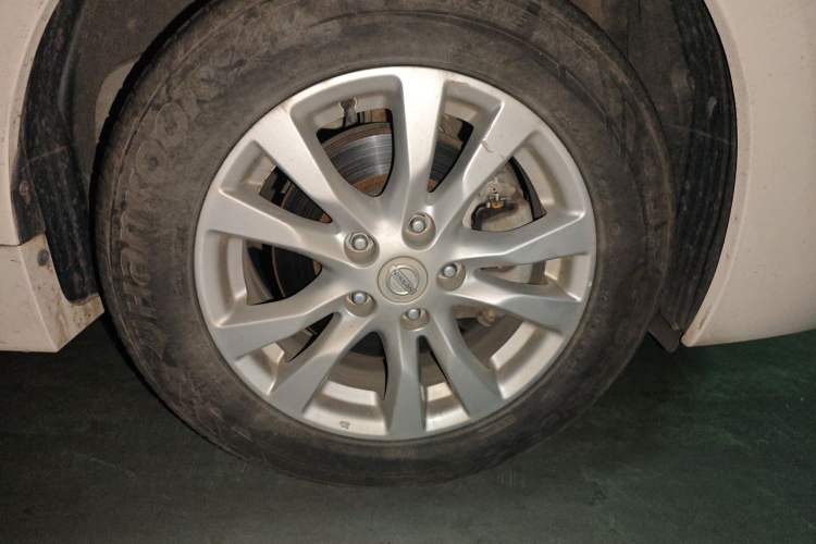Used Nissan Teana 2013 2.0L XL Comfort Edition Right Front Wheel Hub