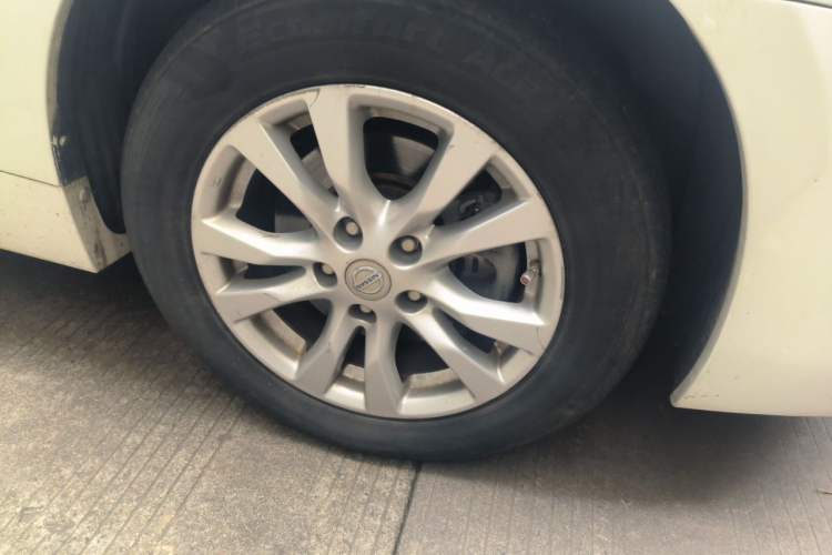 Used Nissan Teana 2013 2.0L XL Comfort Edition Right Front Wheel Hub