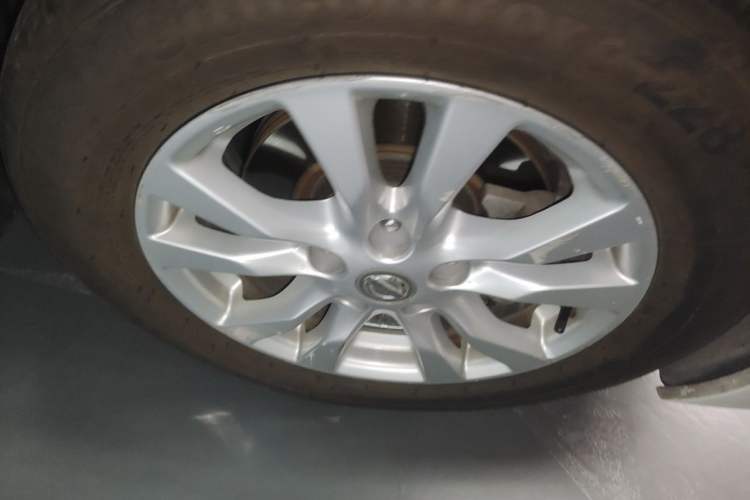 Used Nissan Teana 2013 2.0L XL Comfort Edition Right Front Wheel Hub