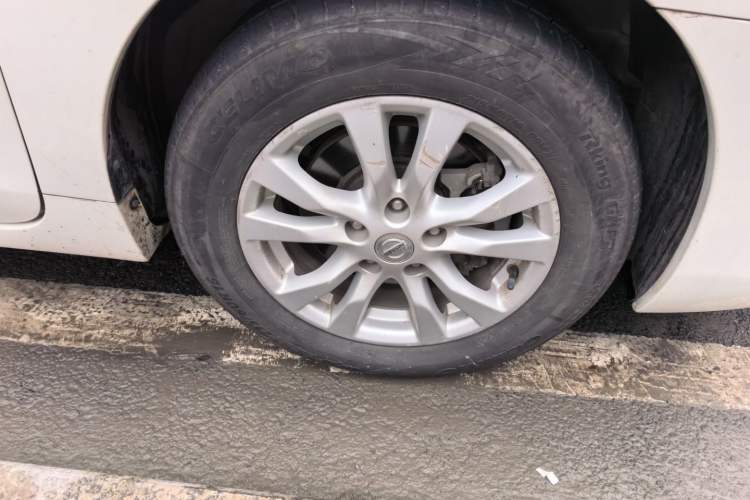 Used Nissan Teana 2013 2.0L XL Comfort Edition Right Front Wheel Hub