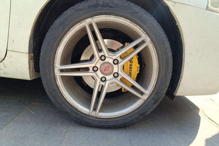 Used Nissan Teana 2013 2.0L XL Comfort Edition Right Front Wheel Hub