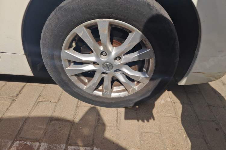 Used Nissan Teana 2013 2.0L XL Comfort Edition Right Front Wheel Hub