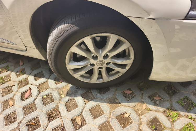 Used Nissan Teana 2013 2.0L XL Comfort Edition Right Front Wheel Hub