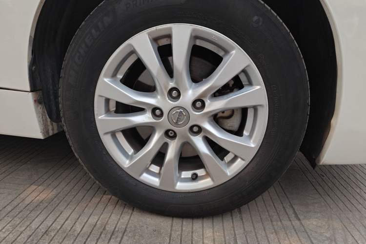 Used Nissan Teana 2013 2.0L XL Comfort Edition Right Front Wheel Hub