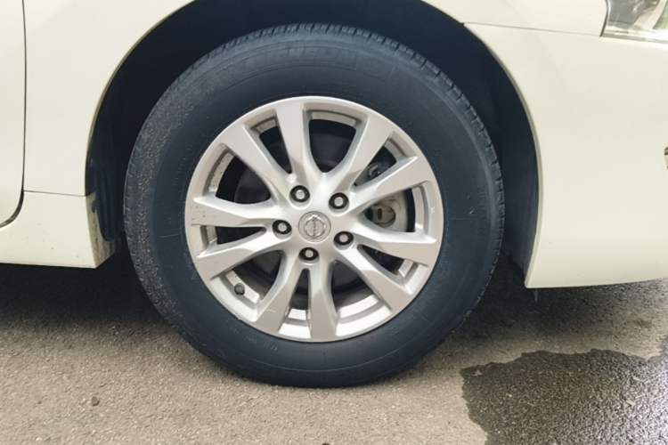 Used Nissan Teana 2013 2.0L XL Comfort Edition Right Front Wheel Hub