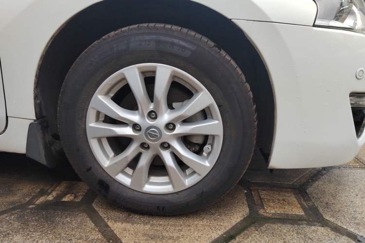 Used Nissan Teana 2013 2.0L XL Comfort Edition Right Front Wheel Hub