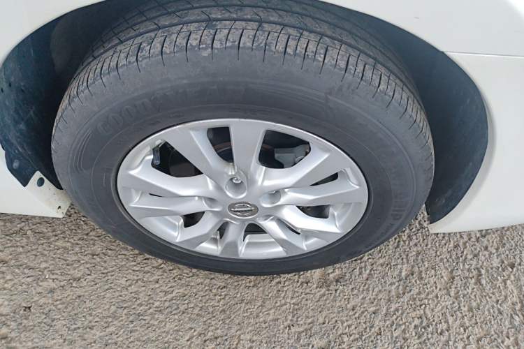 Used Nissan Teana 2013 2.0L XL Comfort Edition Right Front Wheel Hub