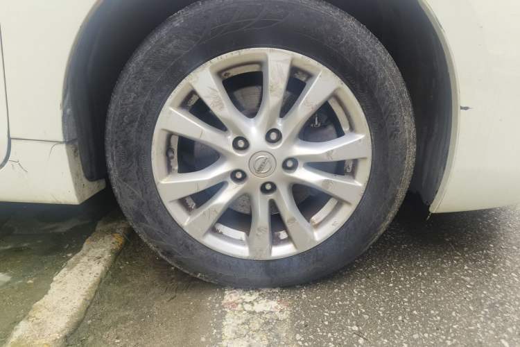 Used Nissan Teana 2013 2.0L XL Comfort Edition Right Front Wheel Hub
