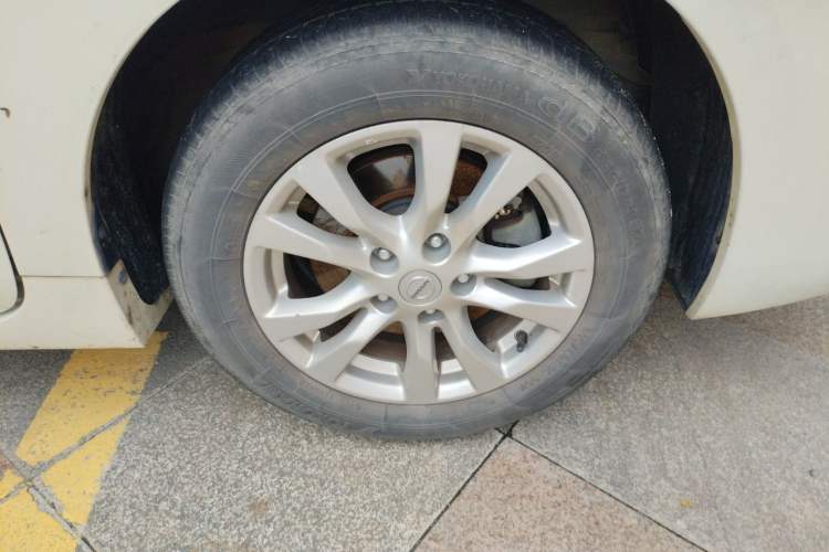 Used Nissan Teana 2013 2.0L XL Comfort Edition Right Front Wheel Hub