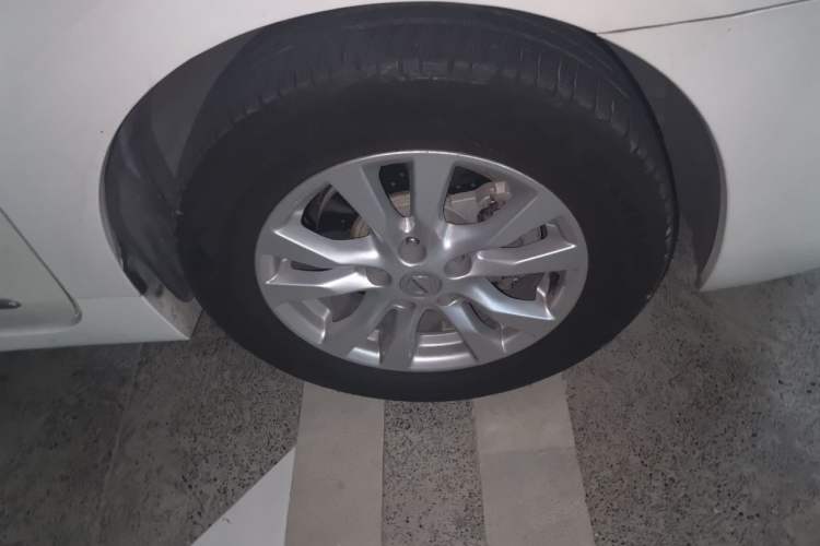 Used Nissan Teana 2013 2.0L XL Comfort Edition Right Front Wheel Hub