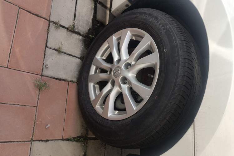 Used Nissan Teana 2013 2.0L XL Comfort Edition Right Front Wheel Hub
