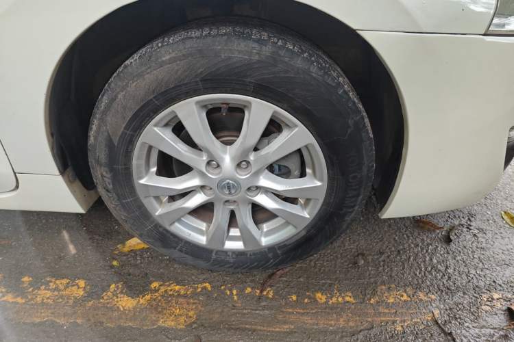 Used Nissan Teana 2013 2.0L XL Comfort Edition Right Front Wheel Hub
